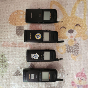 옛날 휴대폰 4개