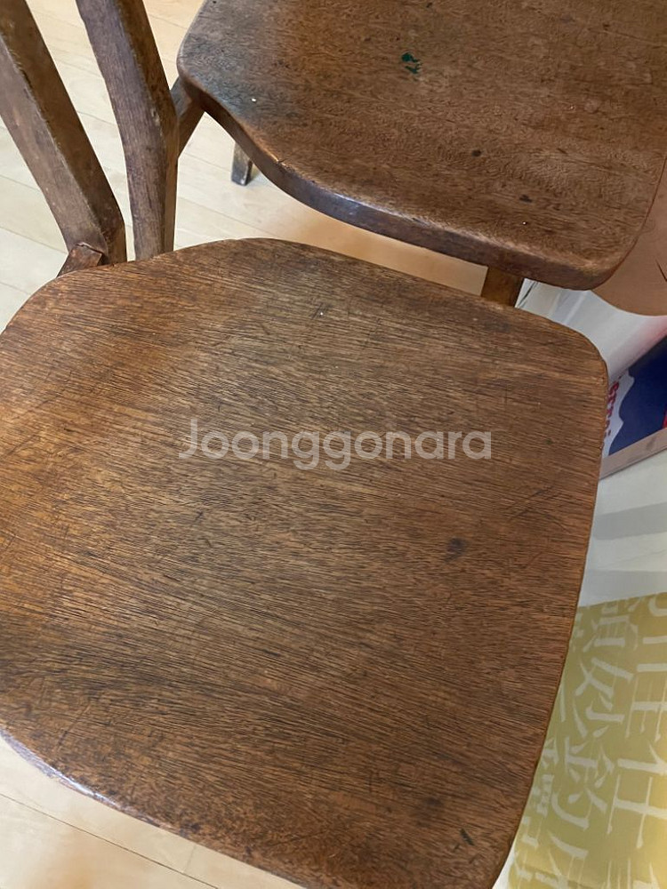 옛날 학교 느낌의 빈티지의자 2개--3