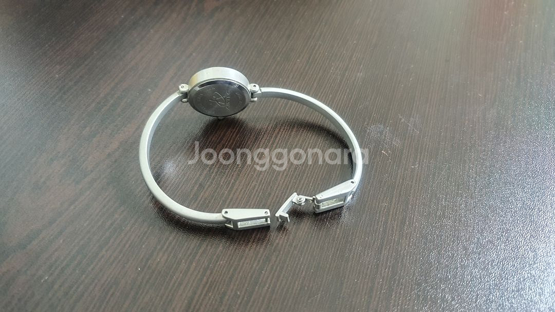 36년 된 옛날 디자인 손목시계--6