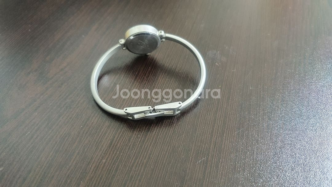 36년 된 옛날 디자인 손목시계--7