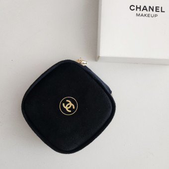 [새상품]샤넬 정품 한정 벨벳 미니 거울 파우치--1