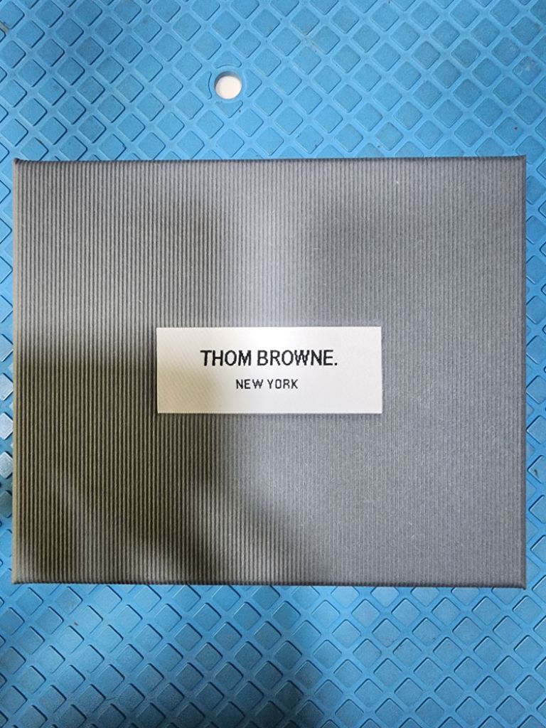 (새제품) 톰브라운 카드지갑 faw063A-00198