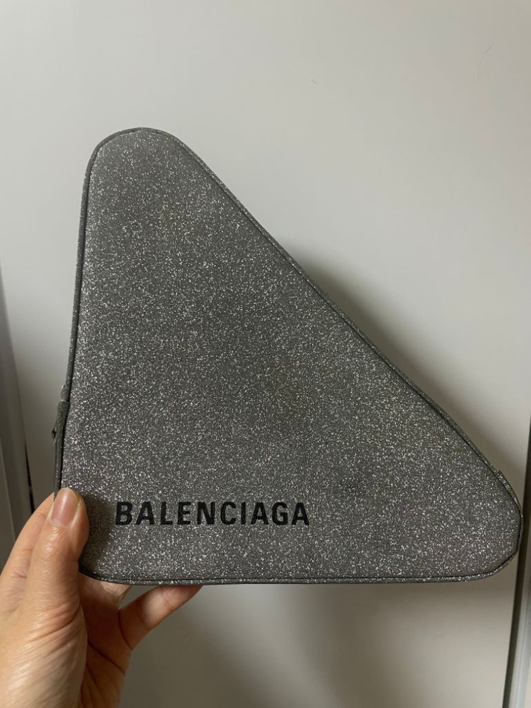 (정품)발렌시아가 트라이앵글 클러치백--1