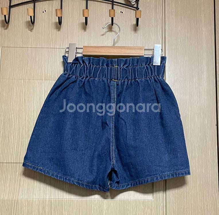 하이웨스트 포버튼 데님 반바지--4