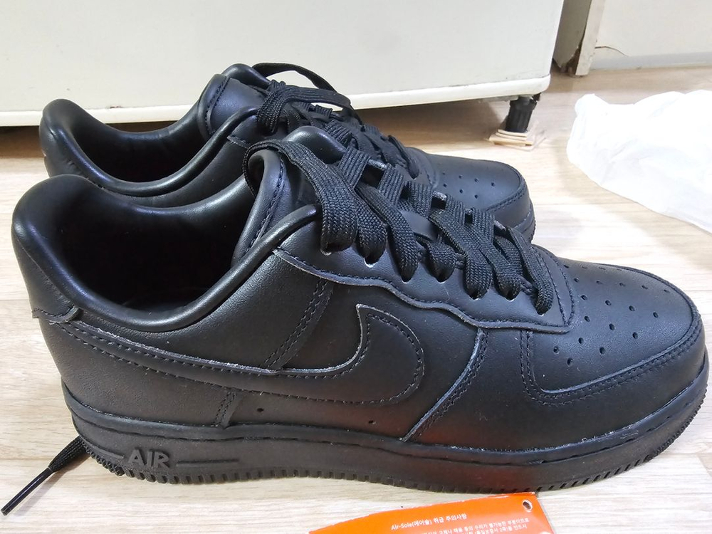 나이키 에어포스1 프레쉬 블랙 235 새제품--1