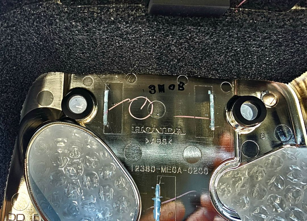 혼다 쉐도우750 엔진카바(혼다정품) 이미지