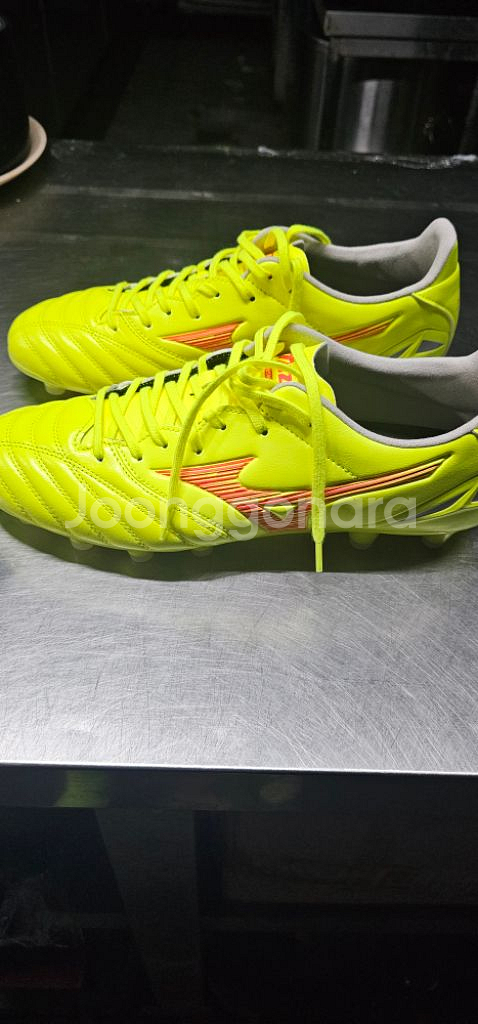 미즈노 모렐리아 네오 4 MG 275 축구화 입니다.--1