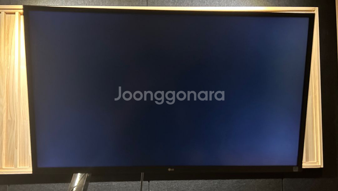 32인치 모니터 팝니다 (LG-32UK550)--0