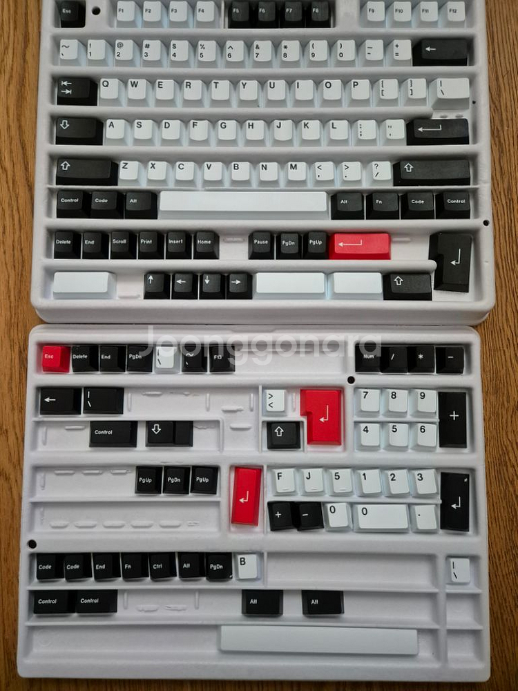 GMK Monochrome r2 base 판매합니다.--1