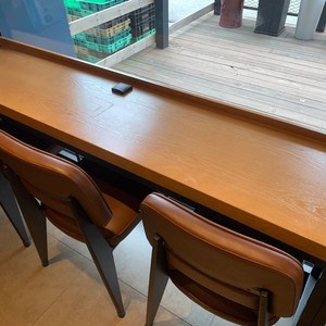 [카페정리]창가형 콘센트 테이블 (가로-180cm)