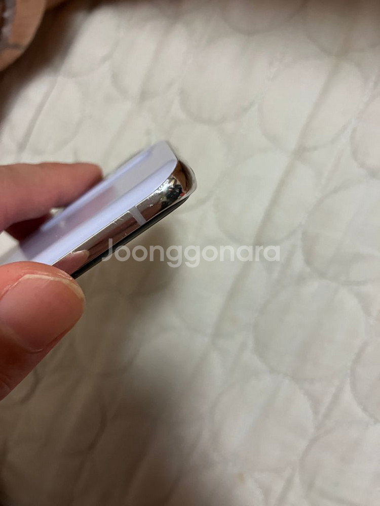 갤럭시 퀀텀2 a급 바이올렛 정상해지 중고폰?--5