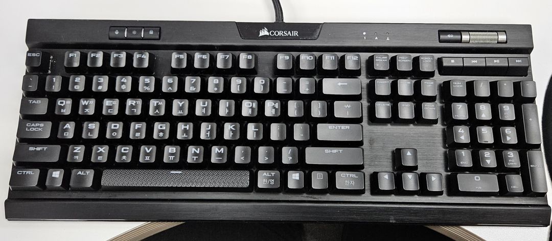 커세어 K70 MK.2 기계식 키보드 적축