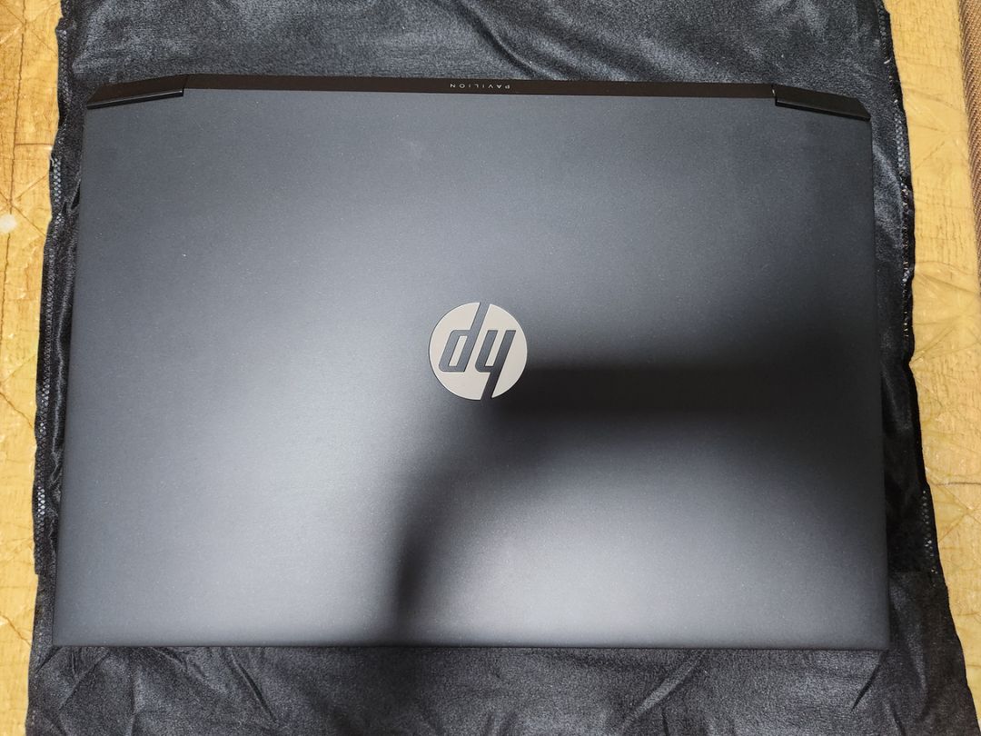 HP 파빌리온 게이밍 노트북 15-ec1057ax