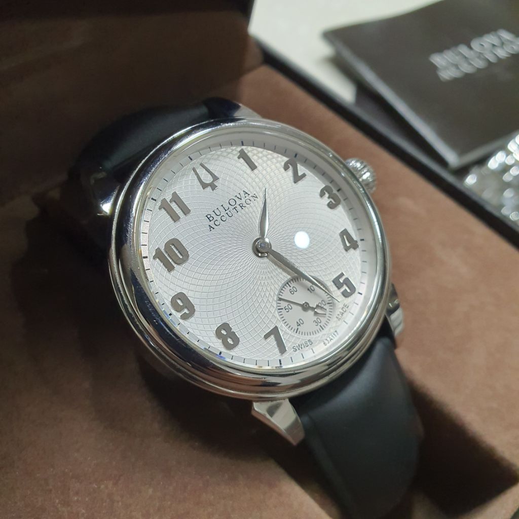 부로바 BULOVA 아큐트론 시계 63A117 | 중고나라 - 안심되는 중고거래