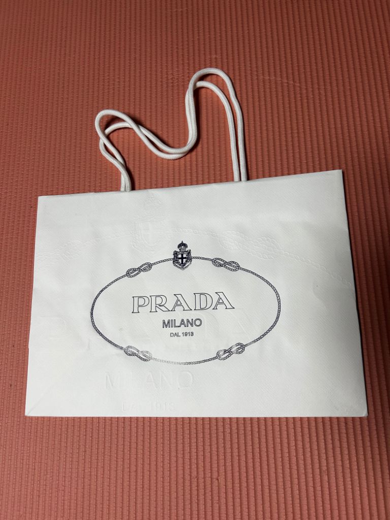 프라다 PRADA 쇼핑백 판매합니다. - 사이즈 : 3