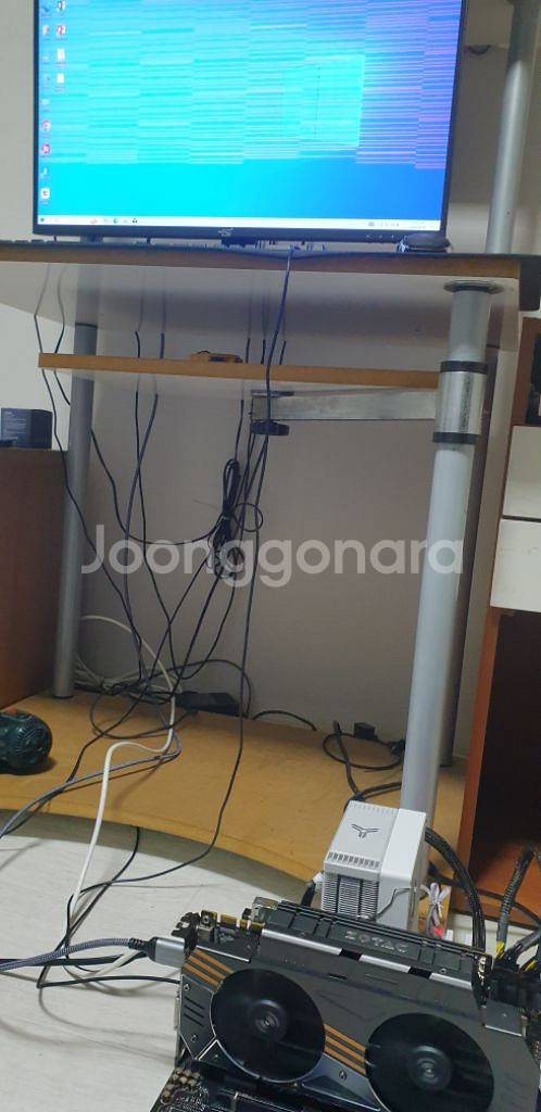 그래픽카드 냉납증상 고장품 3개 판매합니다--6