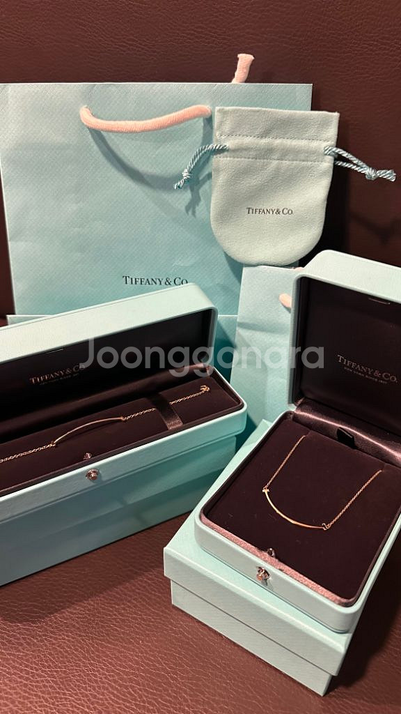 티파니앤코 스마일 목걸이(팔찌는판매됐어여)--4
