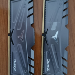 TFORCE DARK Z DDR4 8gbx2