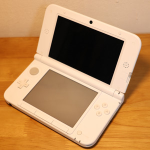 닌텐도 삼다수 3DS XL (사은품: 팩 3개+어뎁터)