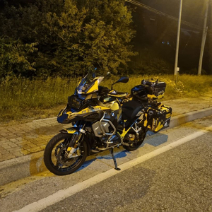 BMW R 1250gs 순정 머플러 삽니다
