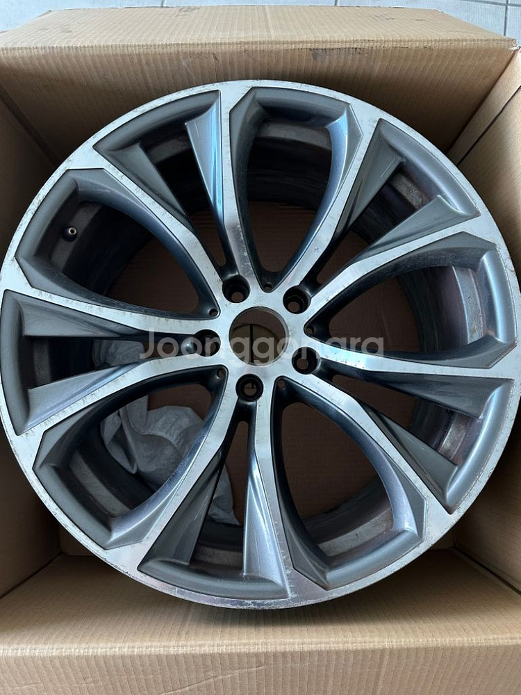 BMW X6 20인치 중고 휠 타이어 판매합니다--4