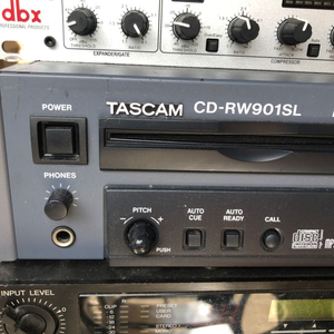 Tascam CD REW 녹음용장비 입니다