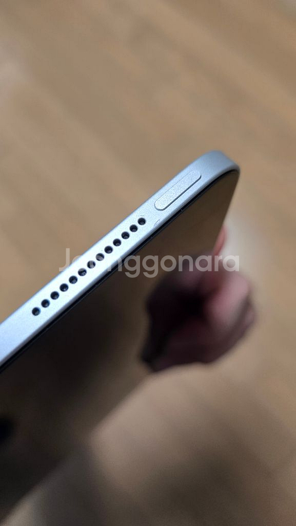 아이패드프로3세대11인치256기가셀룰러팝니다--2