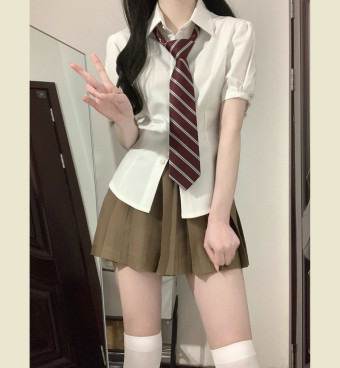 최저가 대여! 뉴진스 디토st 교복 프레피룩 졸업사진 이미지