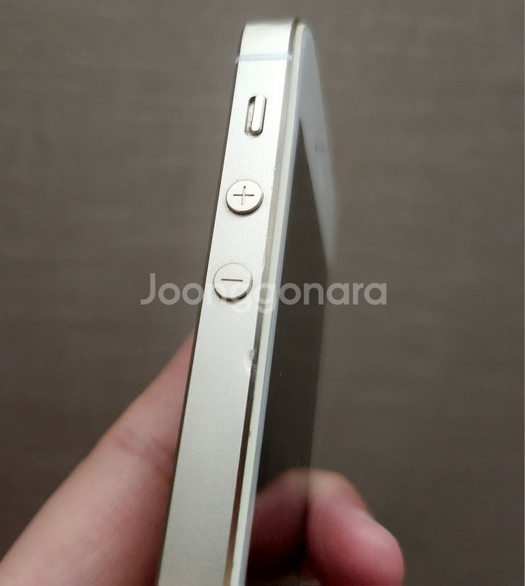 아이폰5S 16GB 골드 색상 판매 합니다.--2