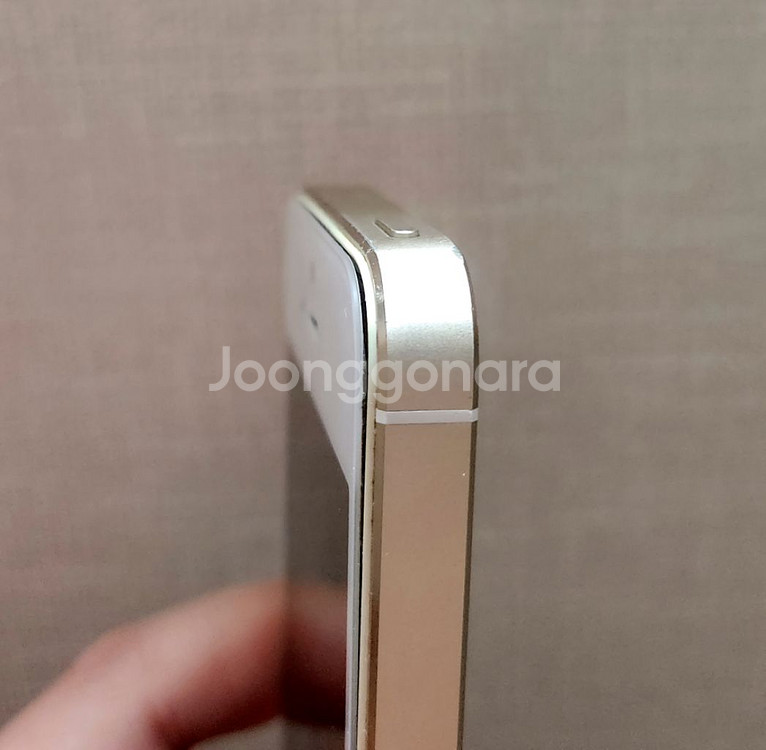 아이폰5S 16GB 골드 색상 판매 합니다.--3