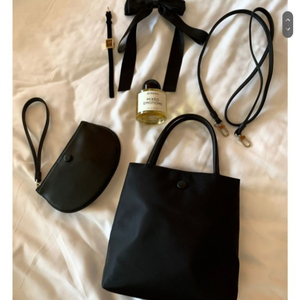 봉긋 카스테라 프라다 블랙