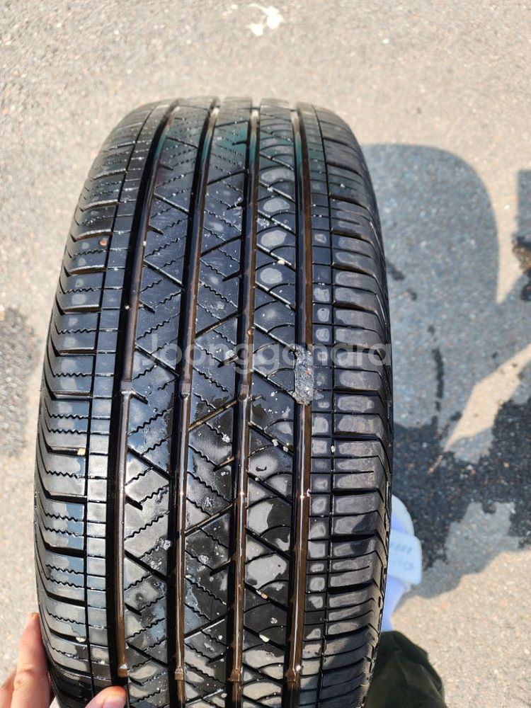콘티넨탈 235/60 R18--1