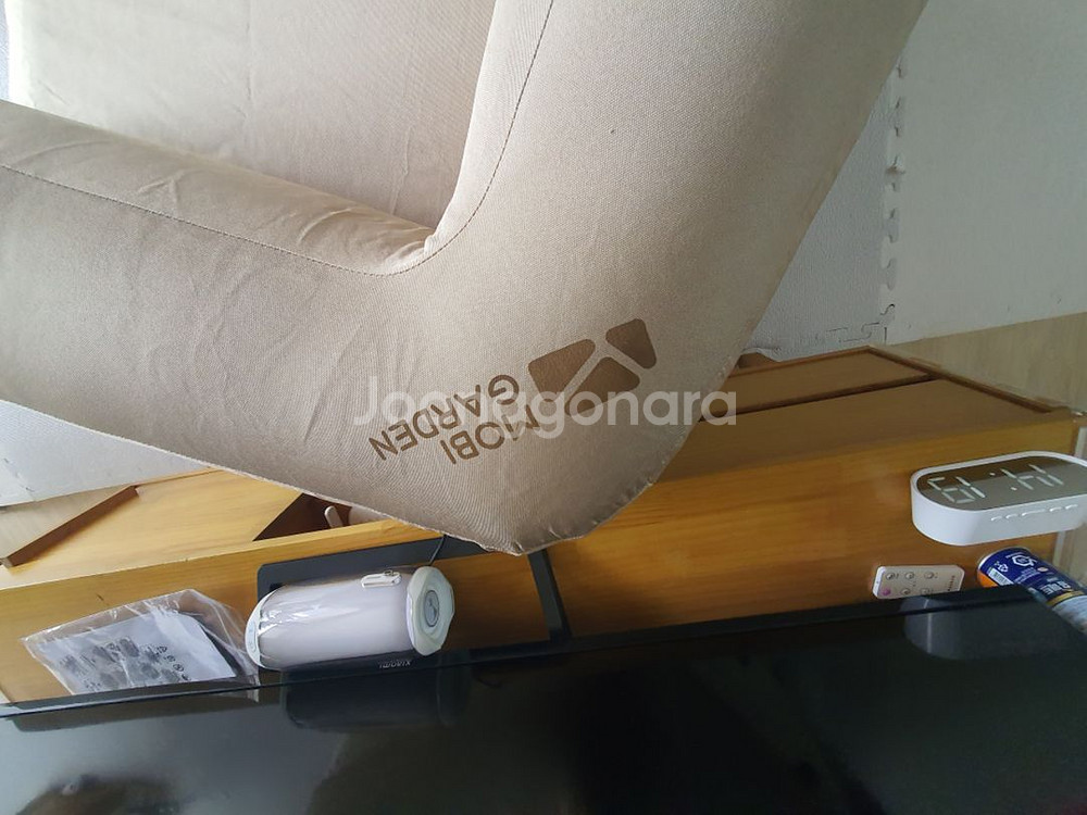 MOBI GARDEN 에어쇼파 거의 새제품 싸게팝니다.--2