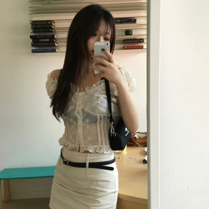 아워캐비넷 butter frill blouse(새상품)