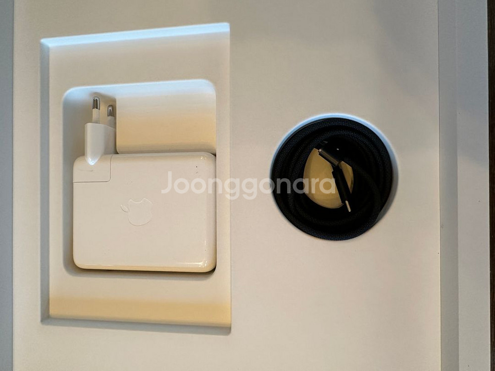맥북프로 16 M3Max 36G 1TB 애캐플+--1