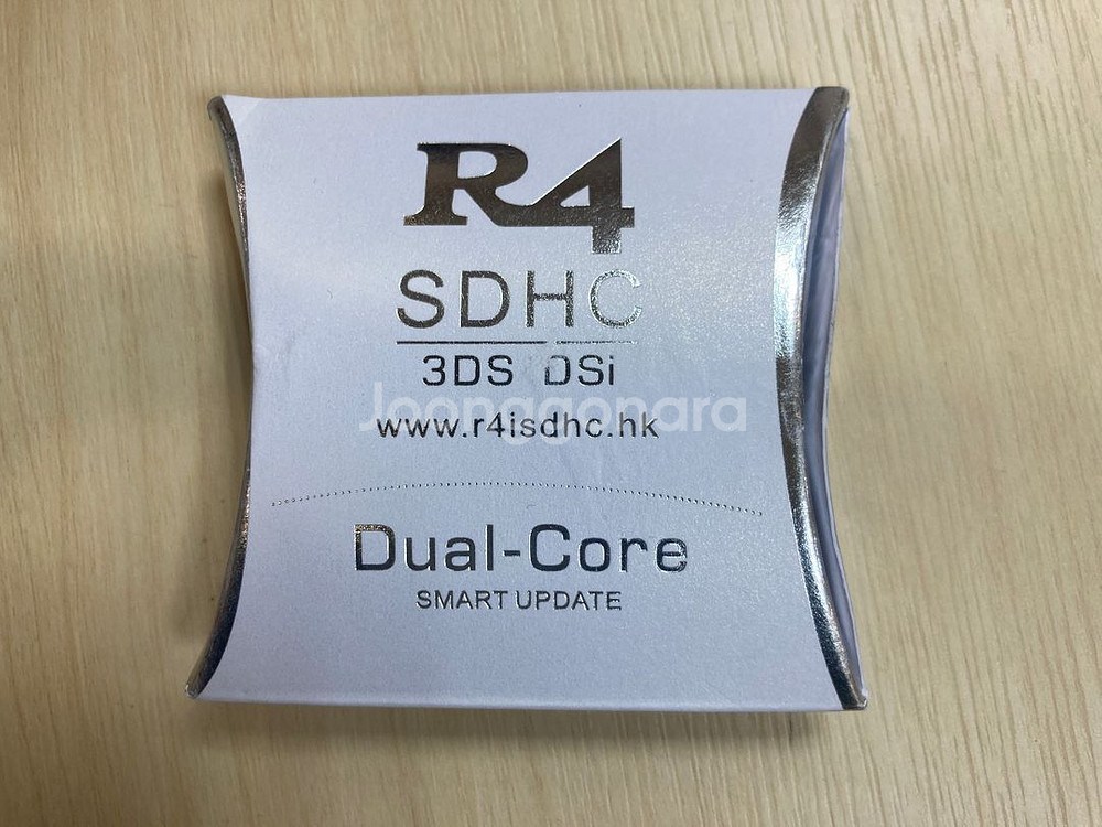 R4 SDHC 칩 팝니다.--3