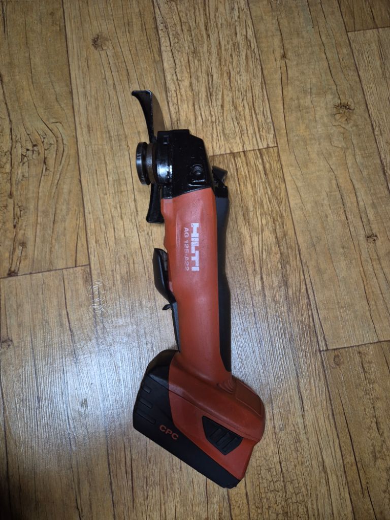 힐티5인치그라인더HILTI AG125-A22 배터리포함