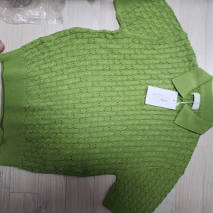 미나브 정품 그린 칼라 스웨터 100사이즈