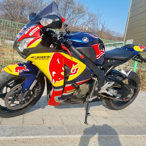 cbr1000rr 팝니다