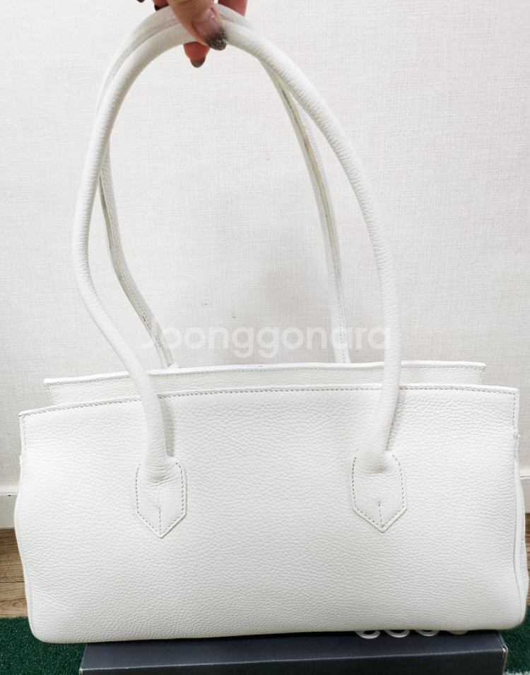 이태리 밀라노 숄더백 (VIA BORGOSPESSO)--1