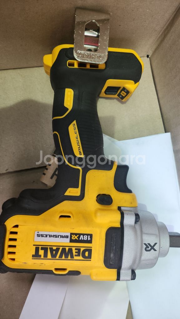 디월트 무선 임팩 팝니다 dcf894--1