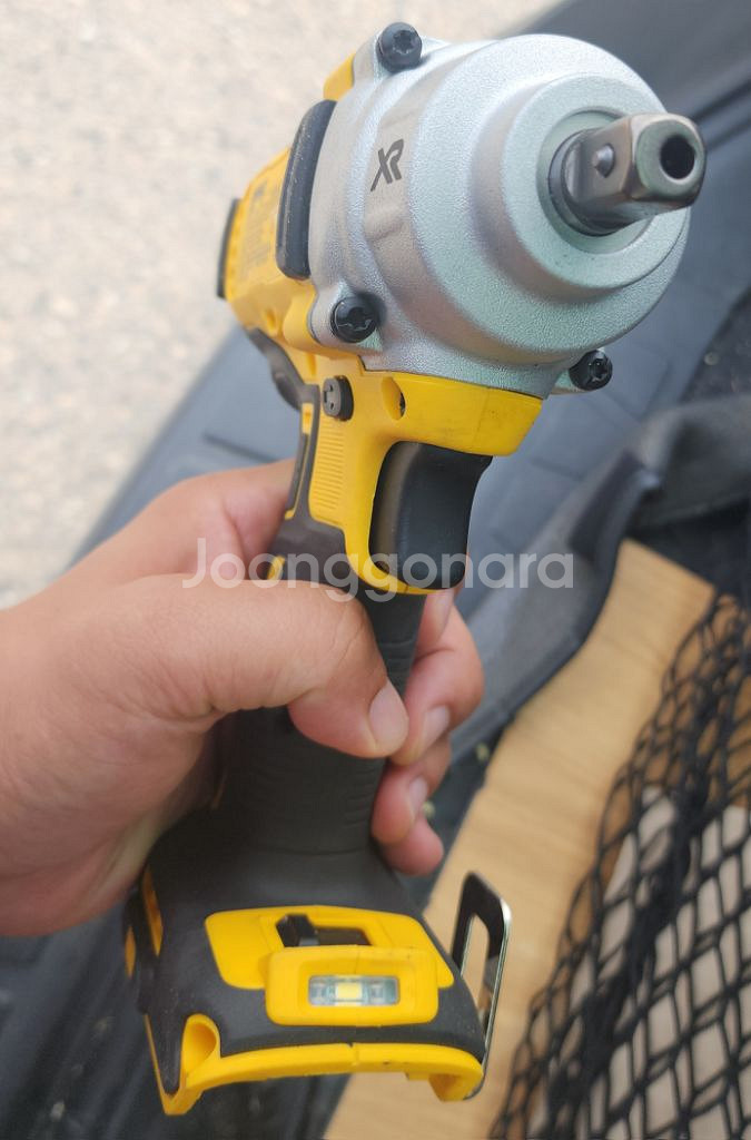 디월트 무선 임팩 팝니다 dcf894--2