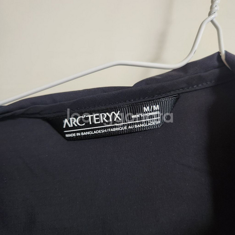 2024S/S 아크테릭스 스쿼미시 후디 블랙 M팝니다.--1