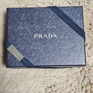 PRADA 카드지갑