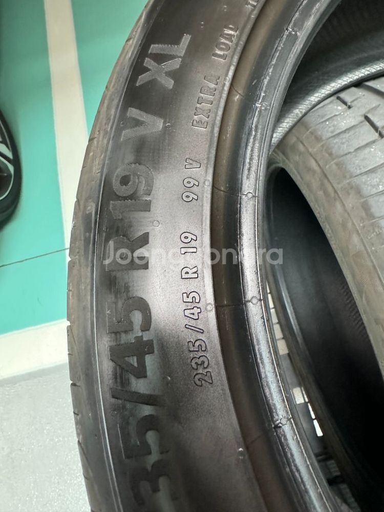 콘티넨탈 타이어 235 45 19 2개 팝니다--0