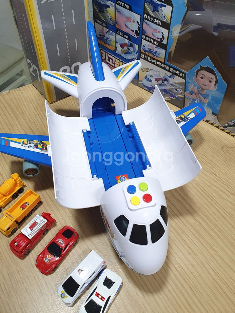 헬로카봇 카고점보 팝니다.--1