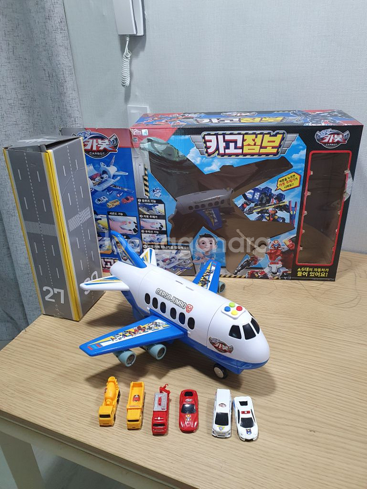 헬로카봇 카고점보 팝니다.--6