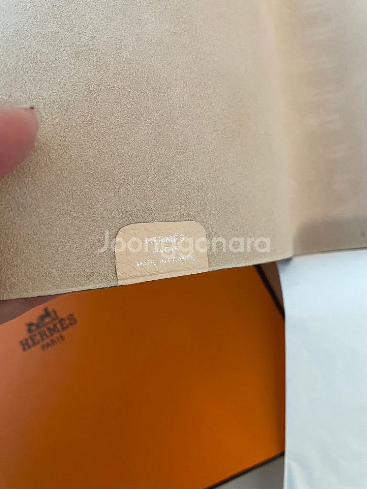 에르메스 가죽다이어리 새거 팝니다--3