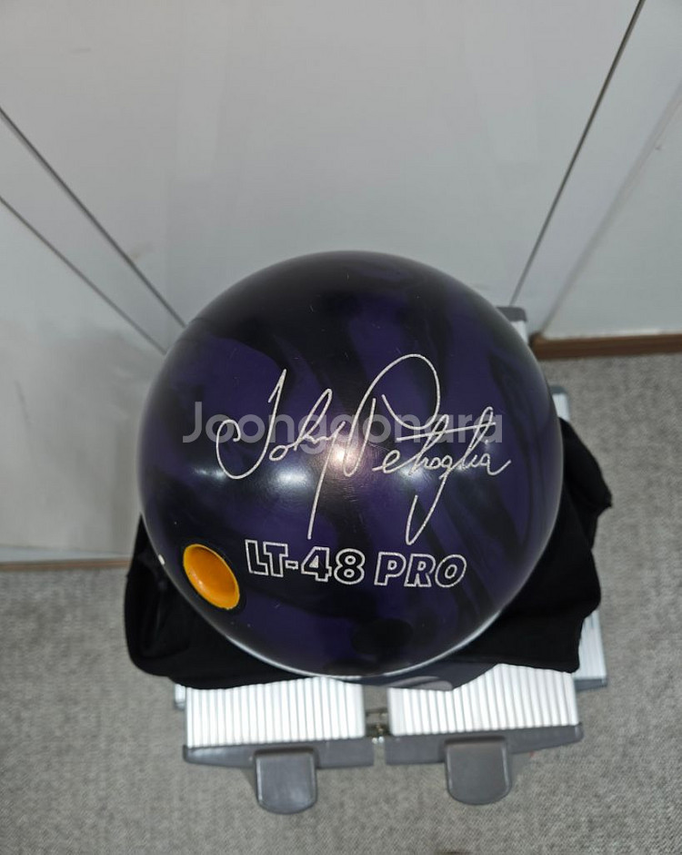 볼링공 브런스윅 LT48 PRO퍼플 15파운드 팝니다--2