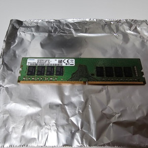 삼성 DDR4 2400T 16GB 테스크탑용 메모리